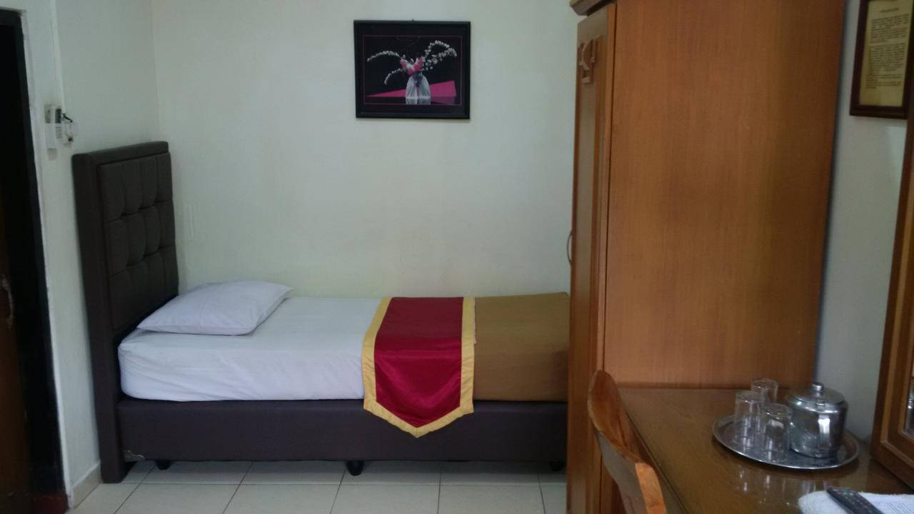 Hotel Priangan Cirebon Exterior foto
